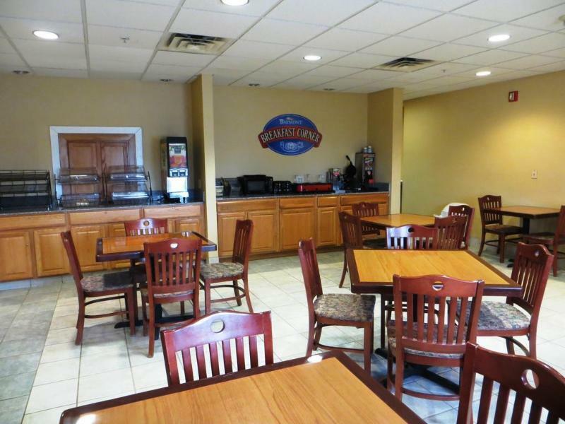Baymont By Wyndham Fort Wayne Extérieur photo